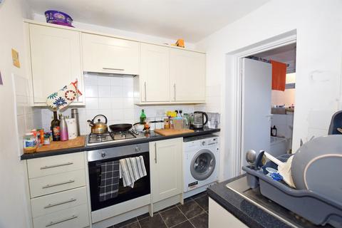 2 bedroom terraced house to rent, Henry Street, Bognor Regis, PO21