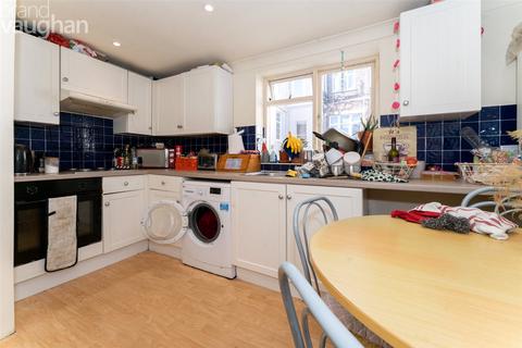 3 bedroom flat to rent, North Road, East Sussex BN1