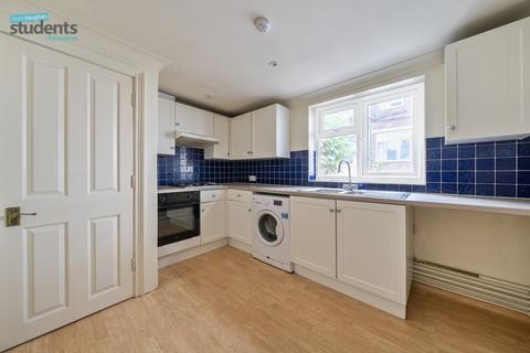 3 bedroom flat to rent, North Road, East Sussex BN1