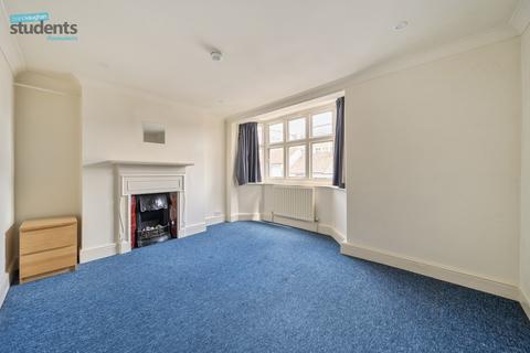 3 bedroom flat to rent, North Road, East Sussex BN1