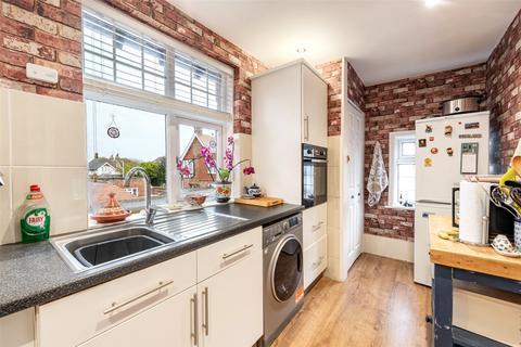 1 bedroom flat for sale, Heene Road, Worthing, West Sussex, BN11