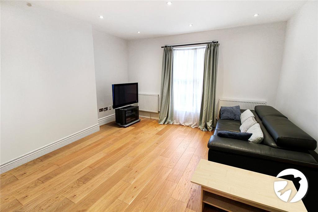 Clarence Place, Gravesend, Kent, DA12 2 bed flat £1,200 pcm (£277 pw)