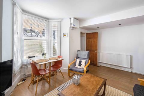 10b Kenmure Road, London, E8 1JU