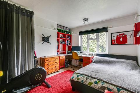 29 Brian Avenue, South Croydon, CR2 9NG