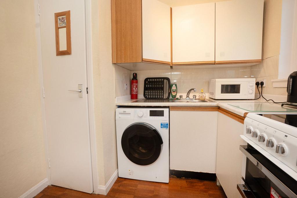 I Cameron Pl Kitchen 2