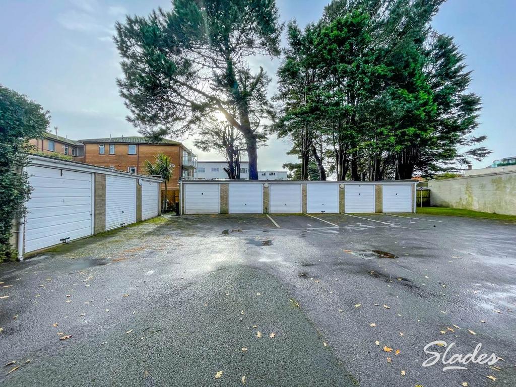 1 cerne garage