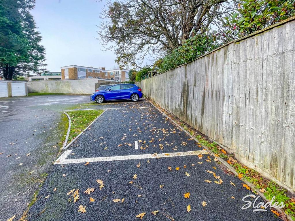 1 cerne parking