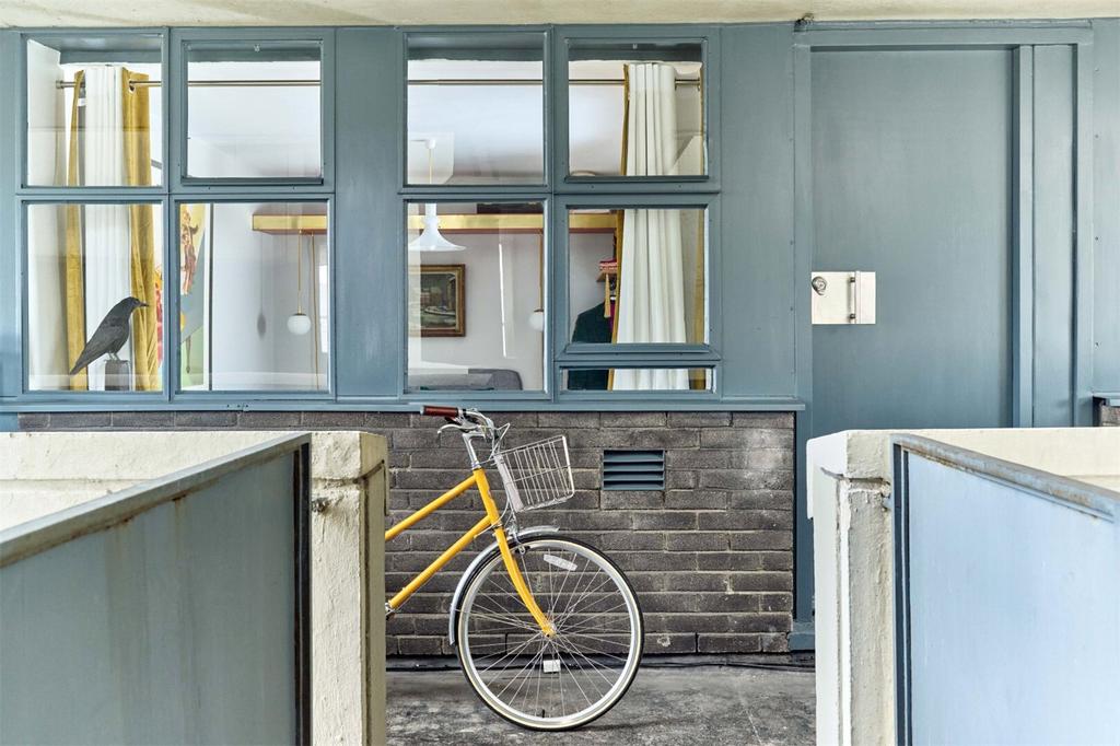 Keeling House, E2