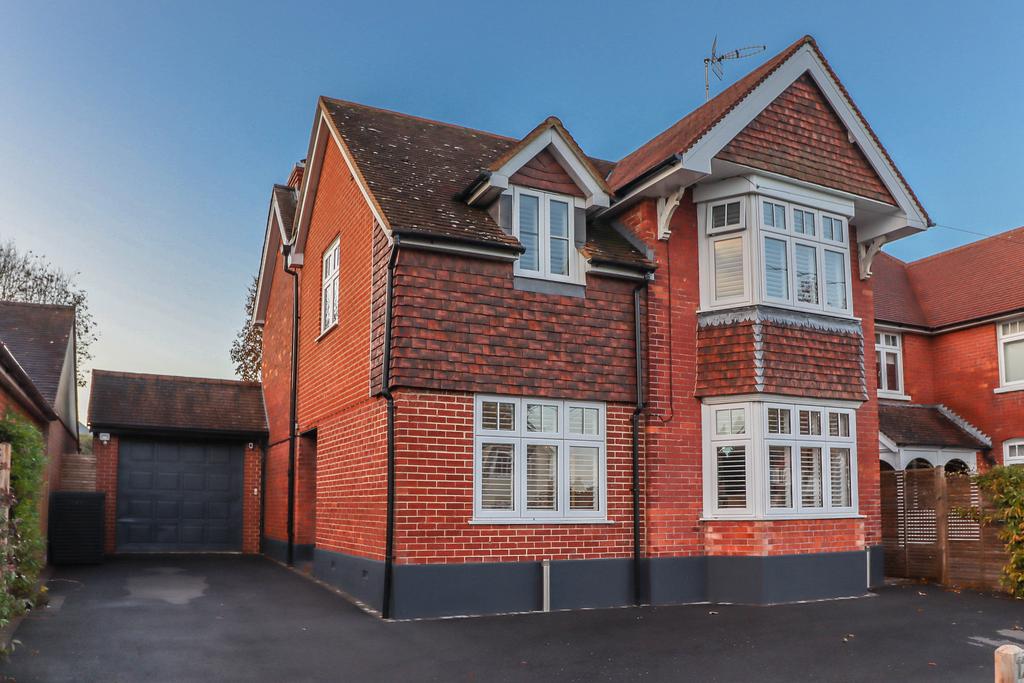The Avenue, Andover, Hampshire SP10 4 bed house for sale £700,000