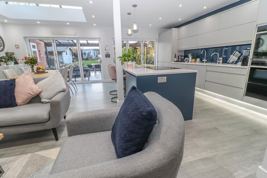 The Avenue, Andover, Hampshire SP10 4 bed house for sale £700,000