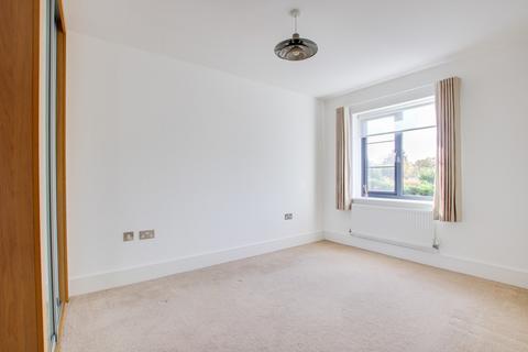 3 bedroom flat for sale, Wharncliffe Road, Highcliffe, Christchurch, BH23