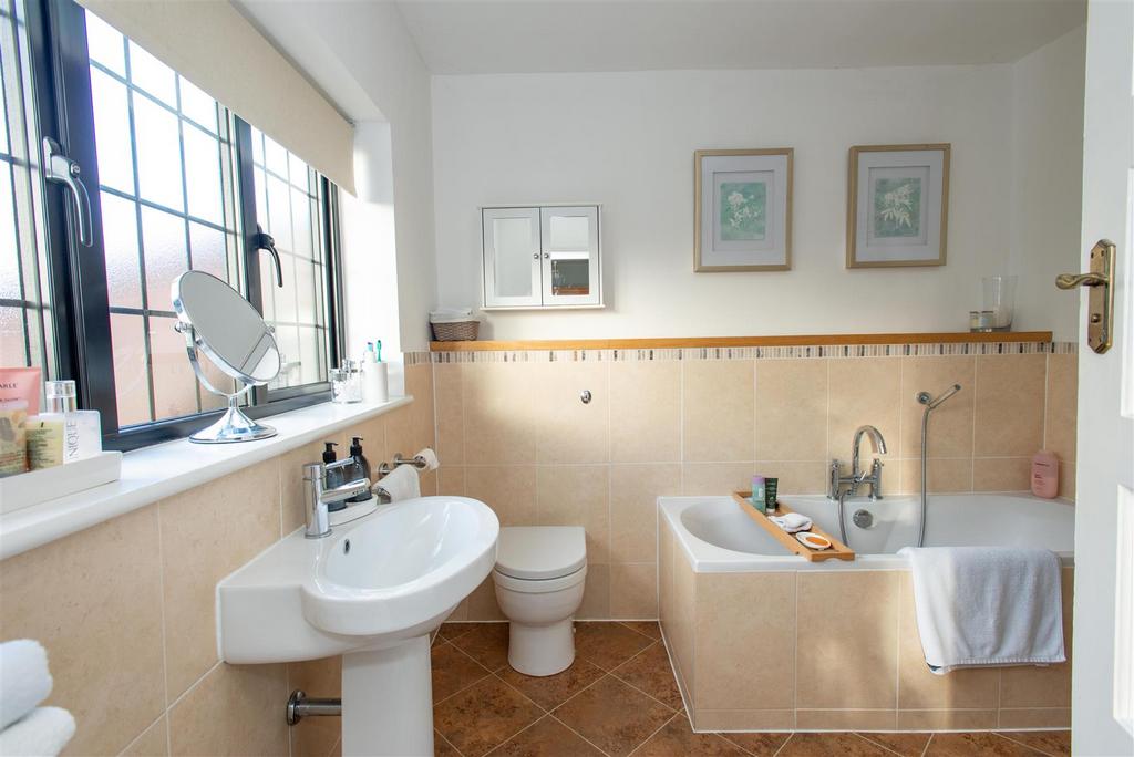 2023.11.15 223 Chislehurst Rd, BR5 1 NP-2196.jpg