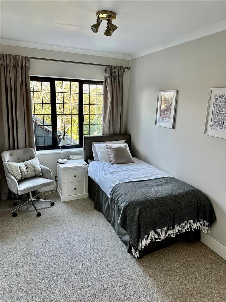 Bed4.jpg