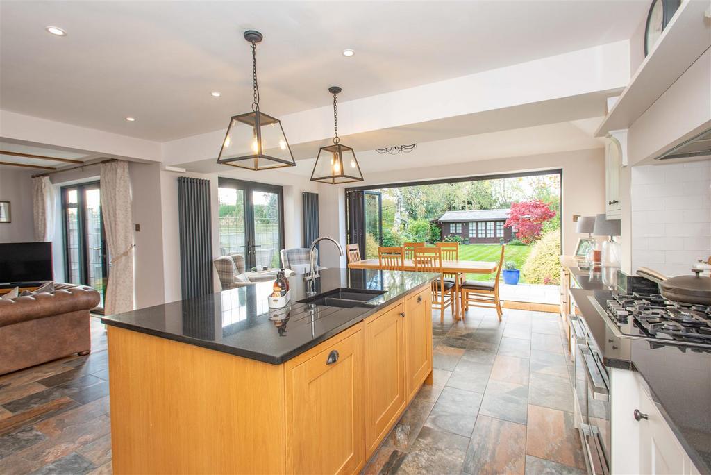 2023.11.15 223 Chislehurst Rd, BR5 1 NP-2140.jpg