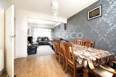 4 Aldridge Avenue, Stanmore, HA7 1DD