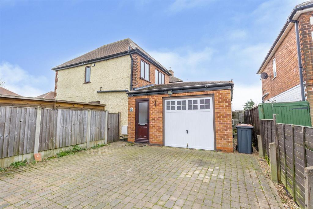 Detached Garage