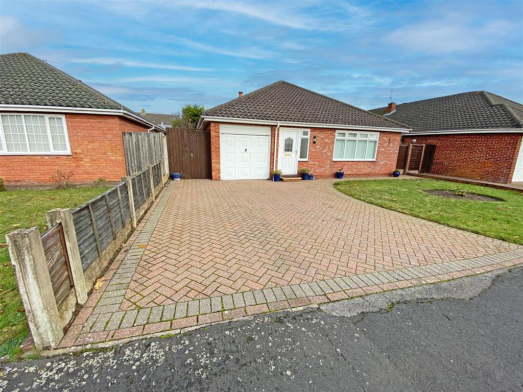 Warren Green, Formby, Liverpool 3 bed detached bungalow for sale £400,000