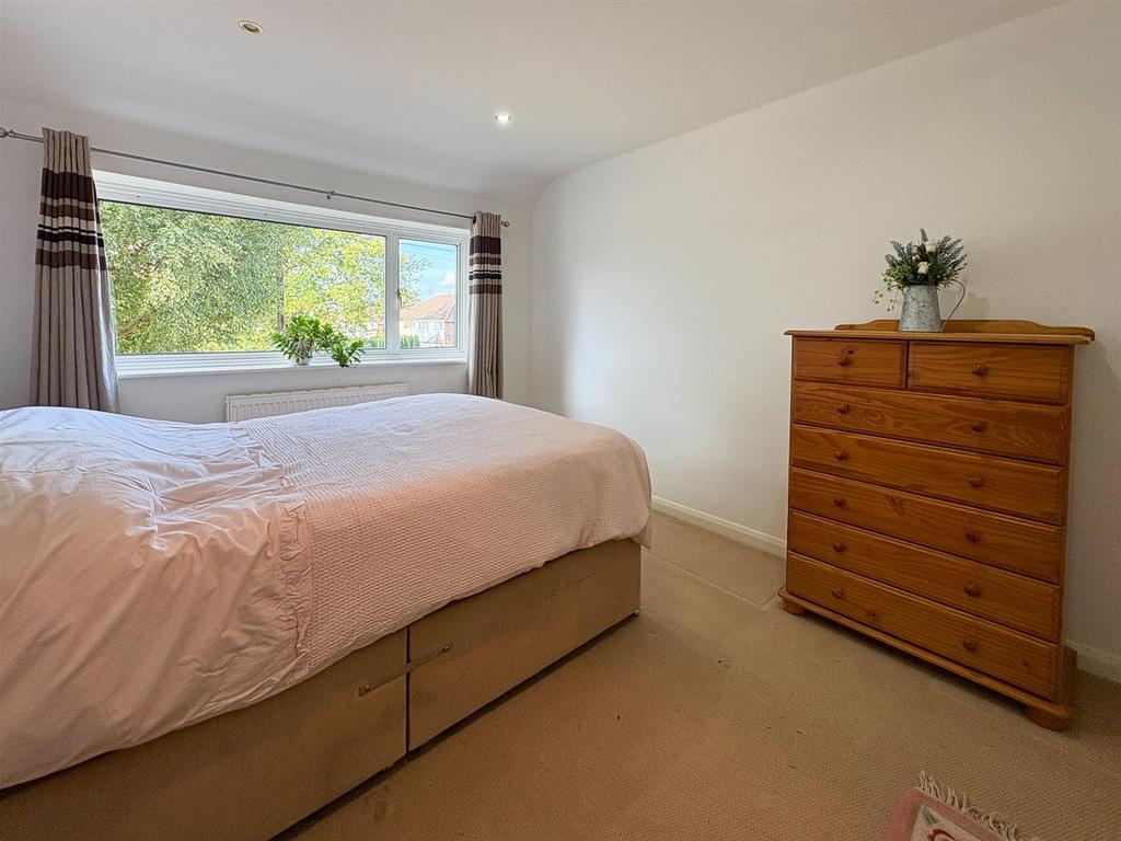 Bedroom 2.jpg