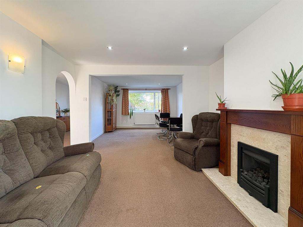 Living room-2.jpg