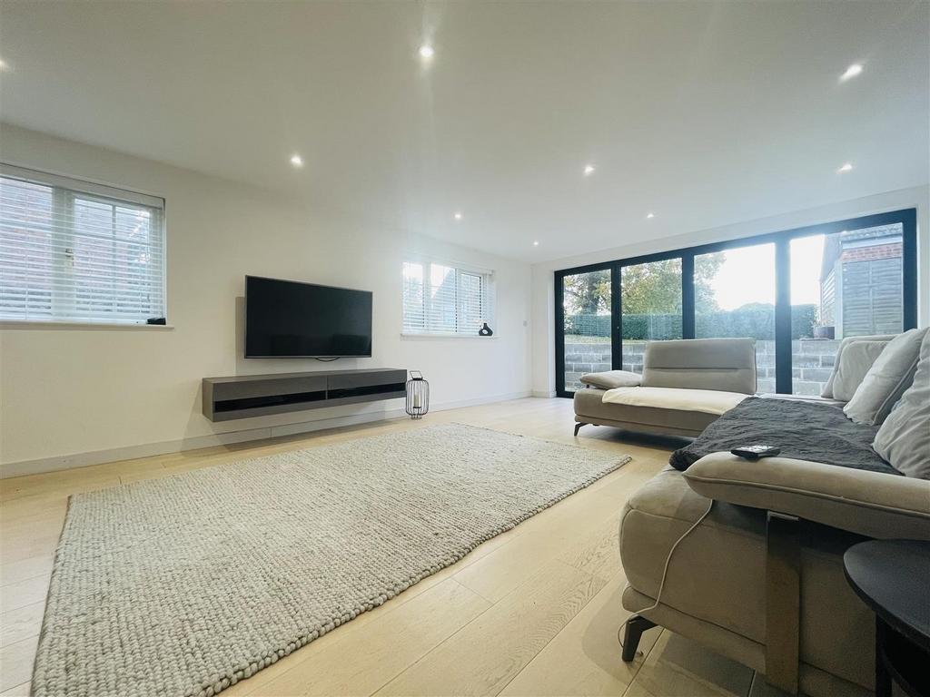 The Street, Lound, Lowestoft 4 bed cottage for sale £465,000