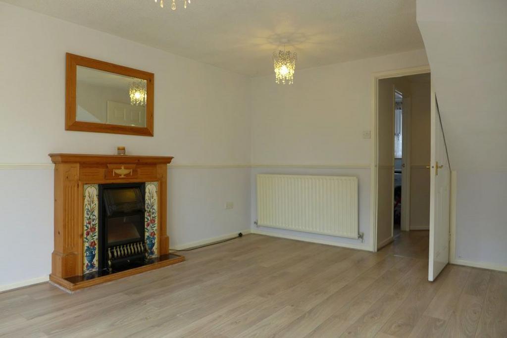 Richardson Drive, Wollaston 2 bed terraced house £775 pcm (£179 pw)