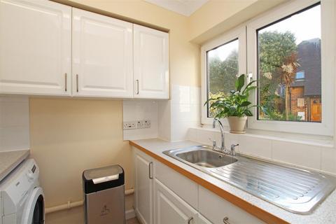 1 bedroom retirement property for sale, Henty Gardens, Chichester