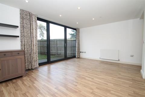 2 bedroom flat to rent - Raymond House, Old Park Road, Palmers Green