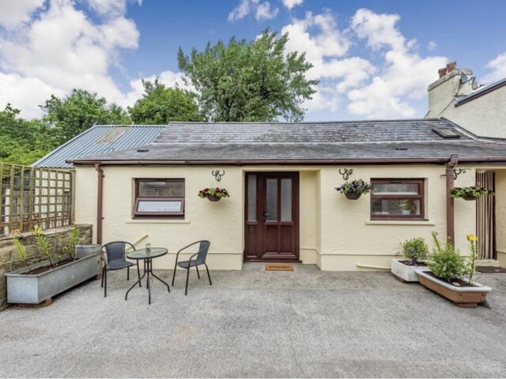 The cottage   front elevation