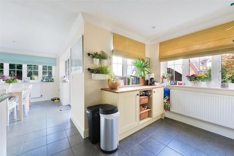 3 Osprey Drive, Epsom, KT18 5DY