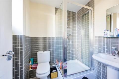 3 Osprey Drive, Epsom, KT18 5DY