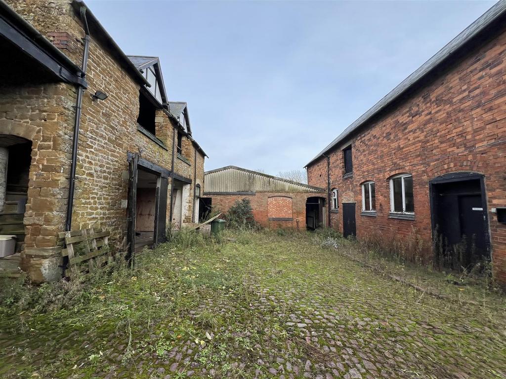 Halstead House Farm
