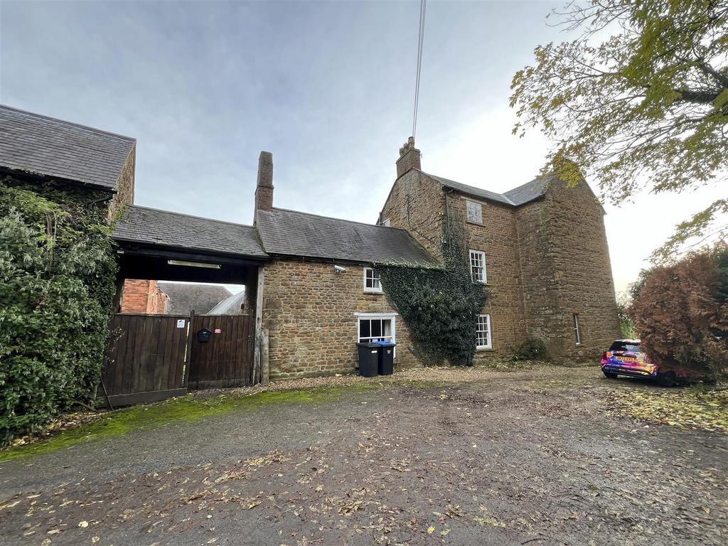 Halstead House Farm