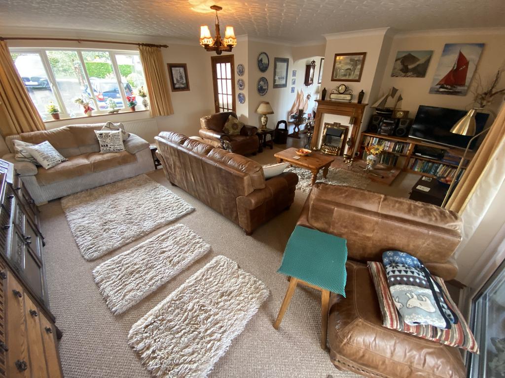 Attractive lounge