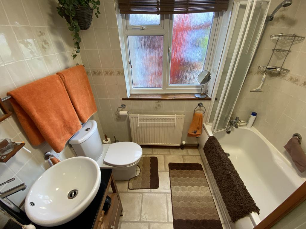 En suite bathroom