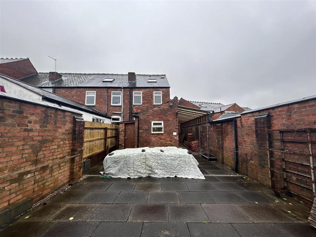 Three Shires Oak Road, Smethwick, West Midlands Retail property (high