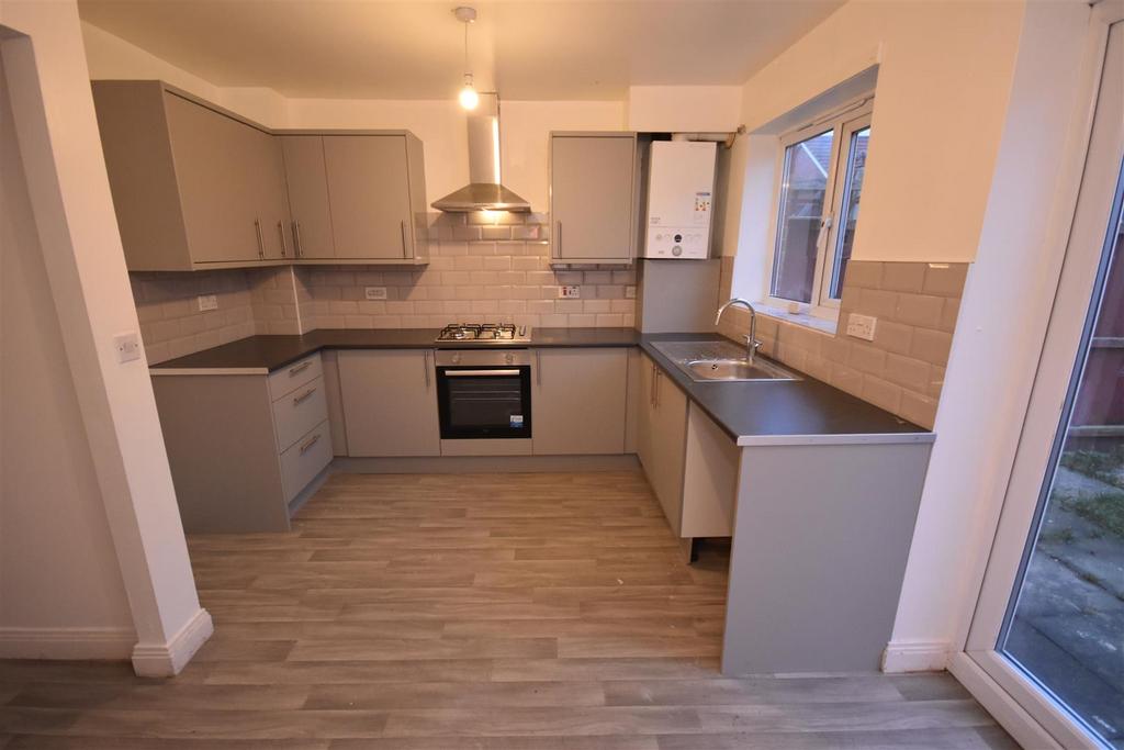 Tapestry Gardens, Birkenhead 3 bed terraced house £750 pcm (£173 pw)