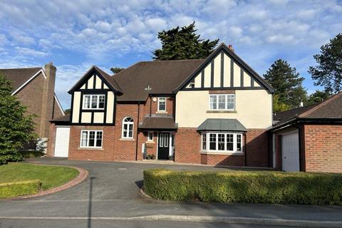 5 bedroom detached house for sale, Cwrt Bedw, Colwyn Bay