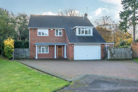 9 Cedar Walk, Kingswood, Tadworth, KT20 6HW