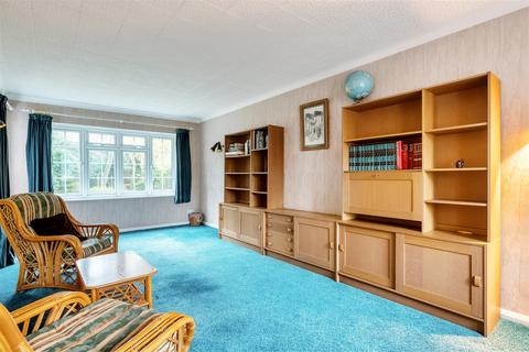 9 Cedar Walk, Kingswood, Tadworth, KT20 6HW