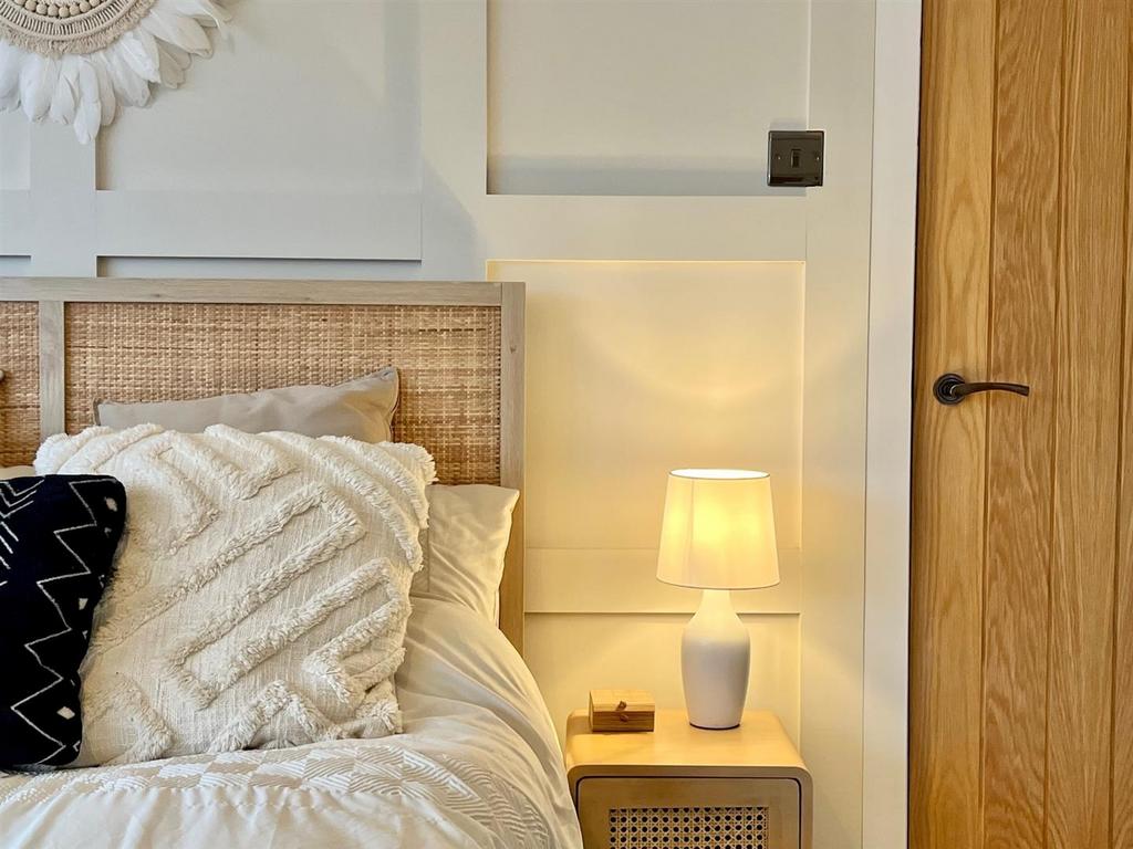 Bed1 3.jpg