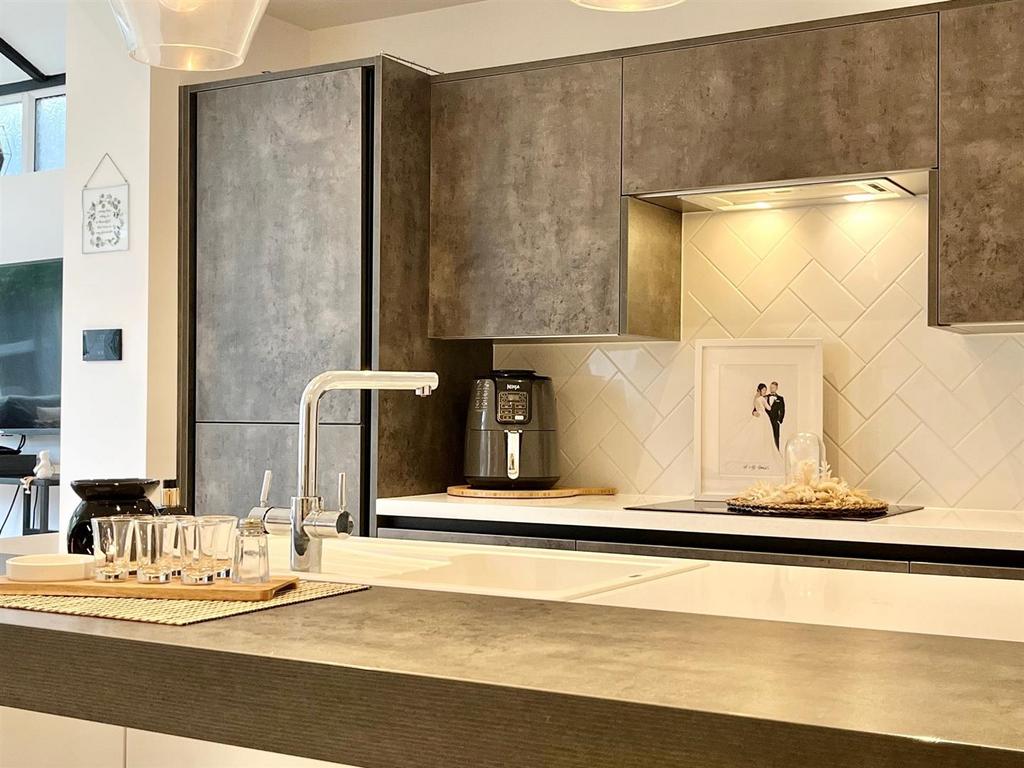 Kitchen4.jpg
