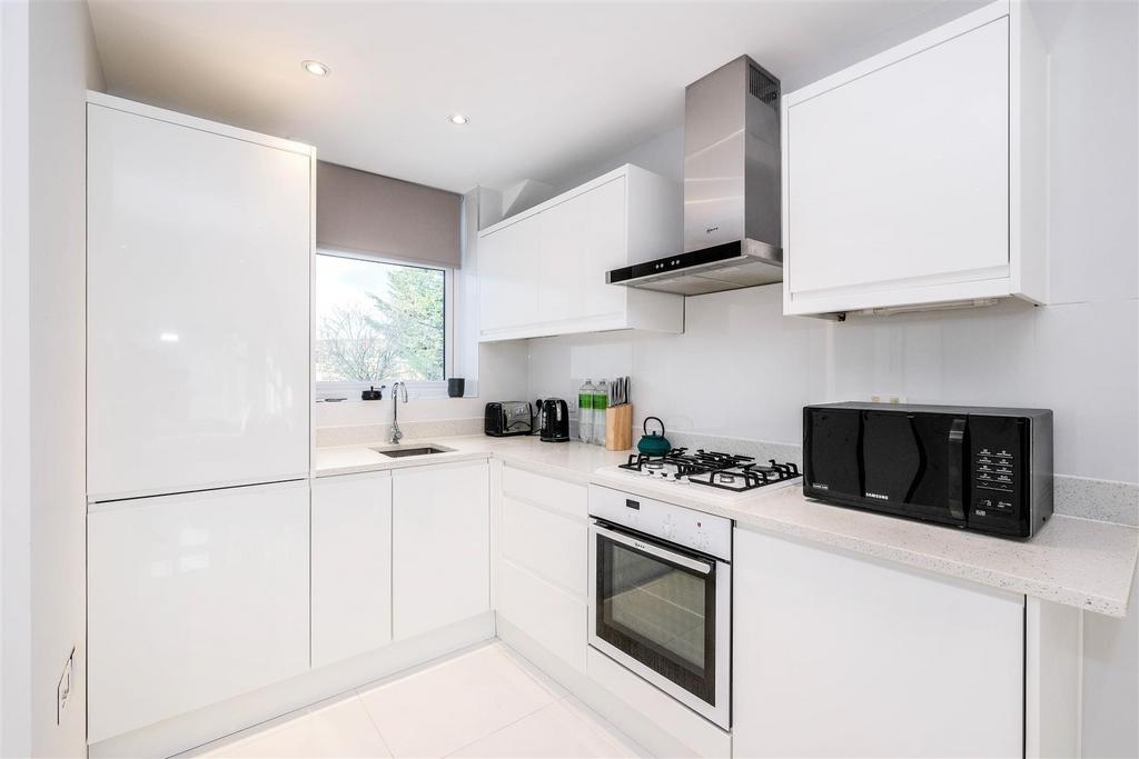 4 Glebelands Avenue-11.jpg