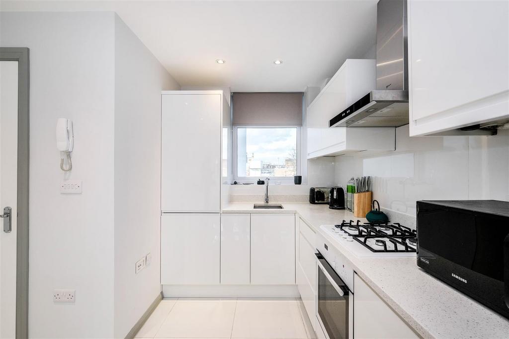 4 Glebelands Avenue-12.jpg