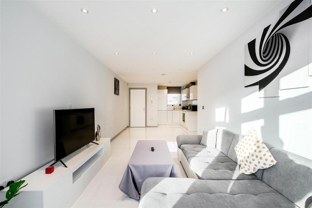 4 Glebelands Avenue-15.jpg