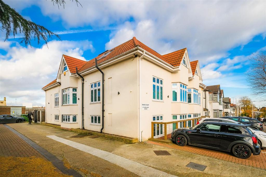 4 Glebelands Avenue-23.jpg