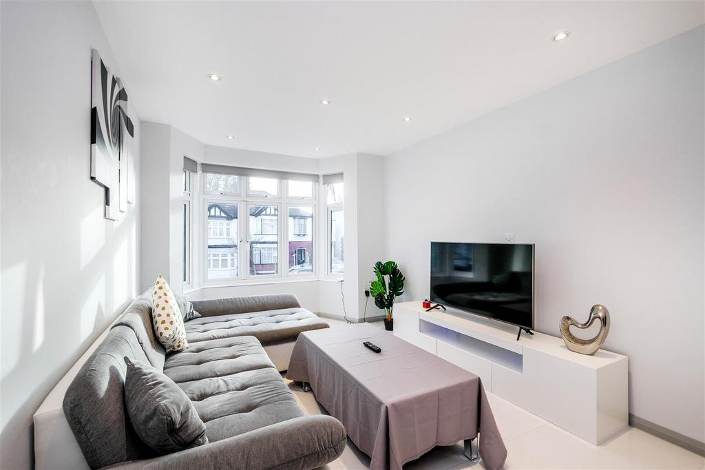 4 Glebelands Avenue-8.jpg
