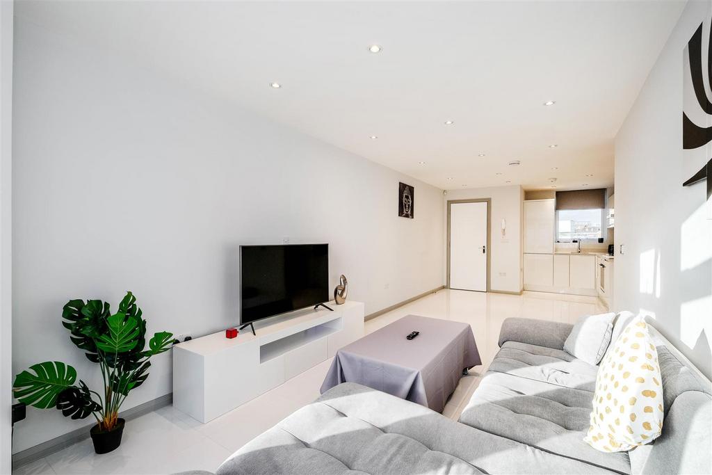 4 Glebelands Avenue-14.jpg