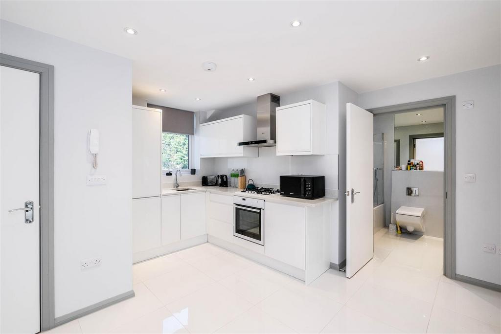 4 Glebelands Avenue-13.jpg