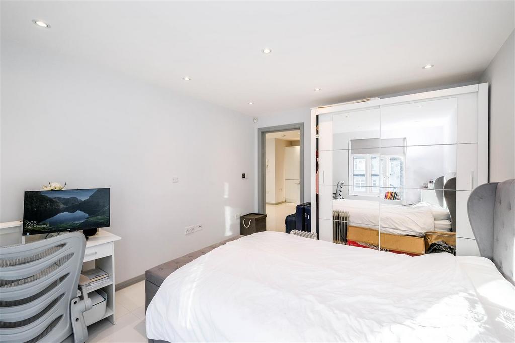 4 Glebelands Avenue-5.jpg