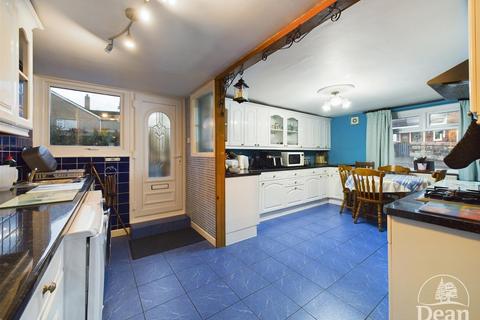 4 bedroom semi-detached house for sale, Station Road, Milkwall, Coleford